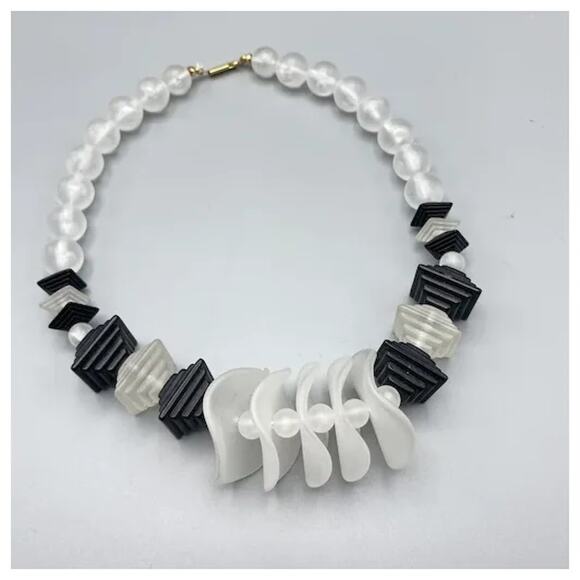 Frosted Lucite Black and‎ White Plastic Statement Necklace Vintage - Picture 2 of 6
